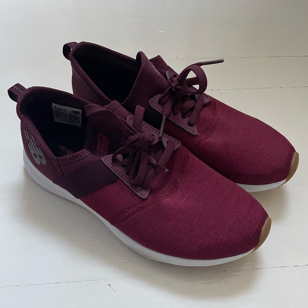 NWOT NEW BALANCE Memory Sole 8 Never Worn Burgundy